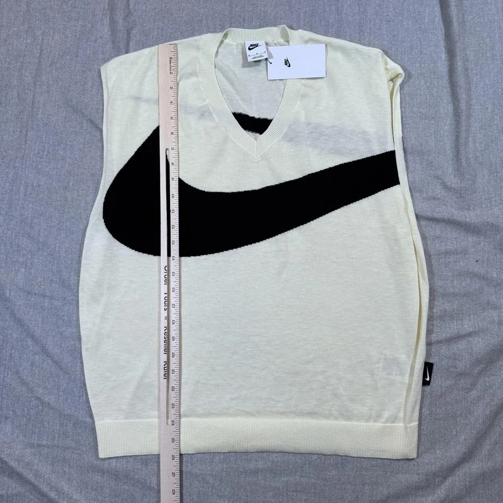 Nike Sweater Vest Mens Medium Cream Black‎ Swoosh SPTCAS FD2873-113 New Tag